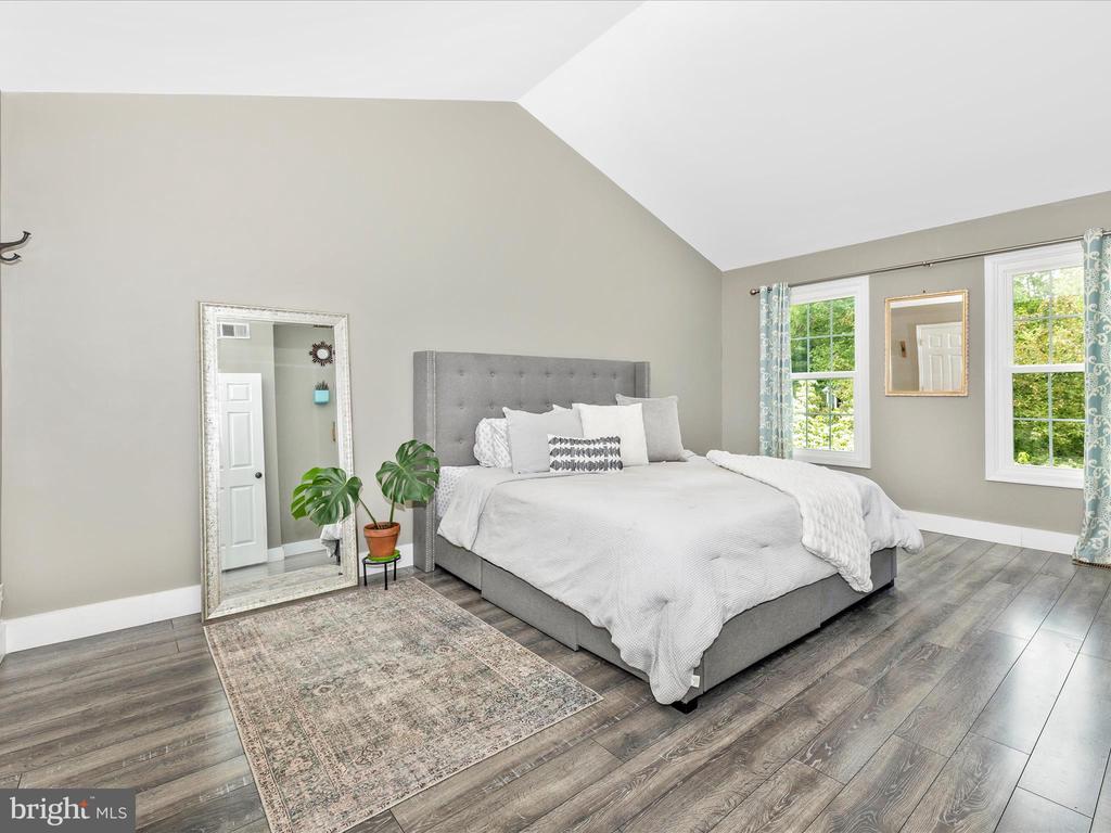 10403 Farmview Ct