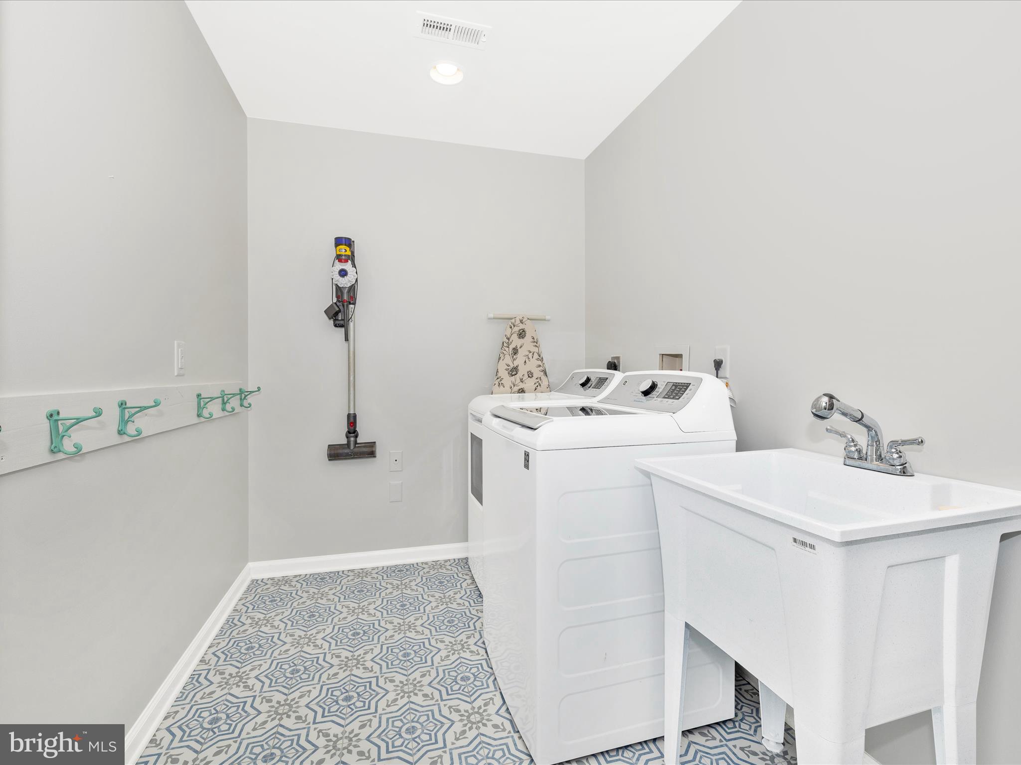 10403 Farmview Ct