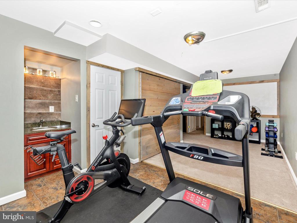 10403 Farmview Ct