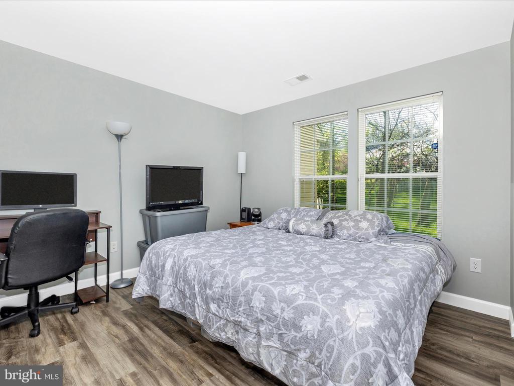 500 BRADLEY COURT 4C