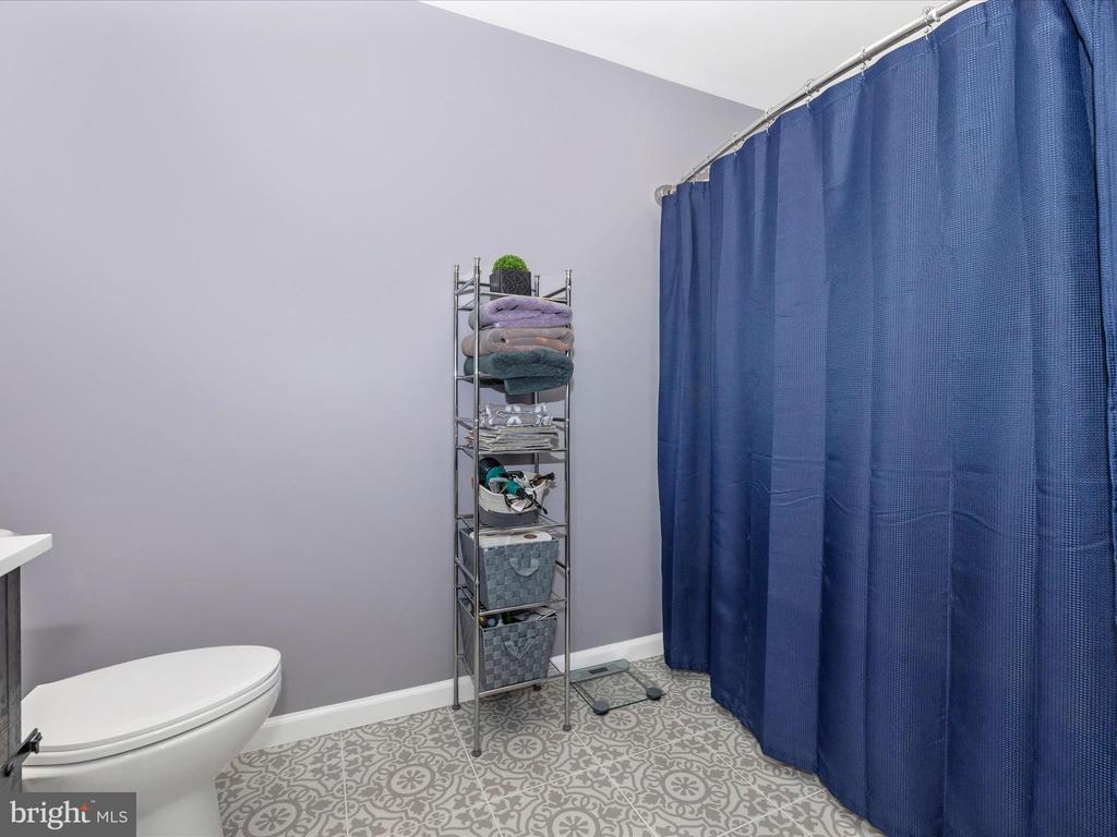 500 BRADLEY COURT 4C