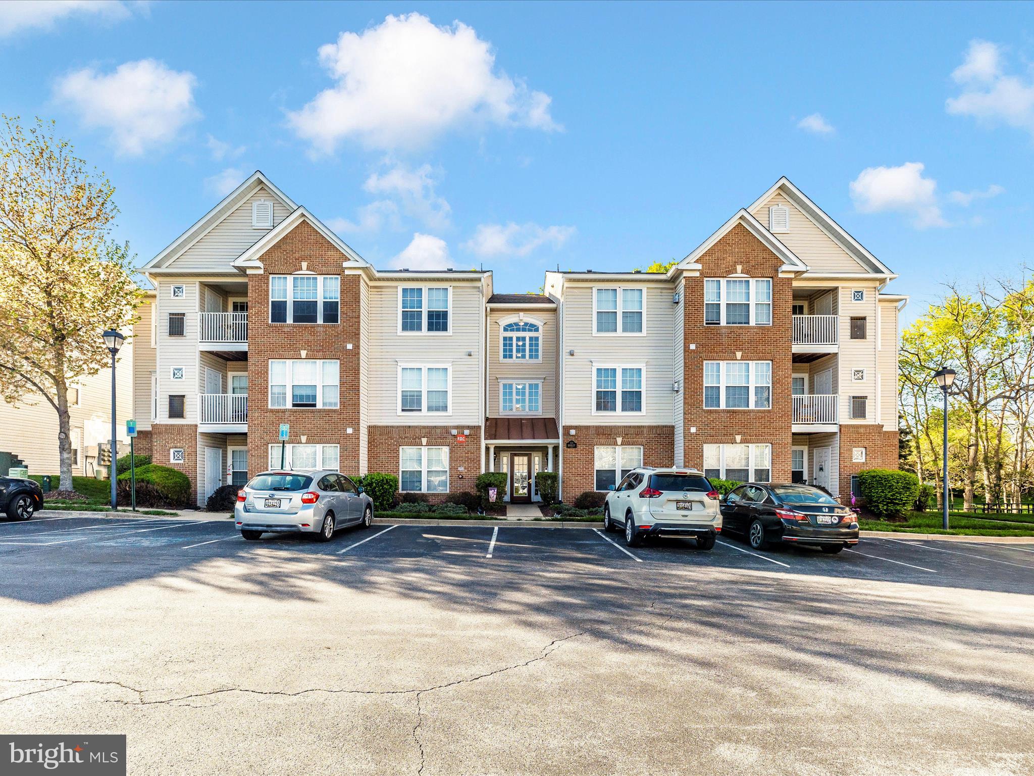 500 BRADLEY COURT 4C