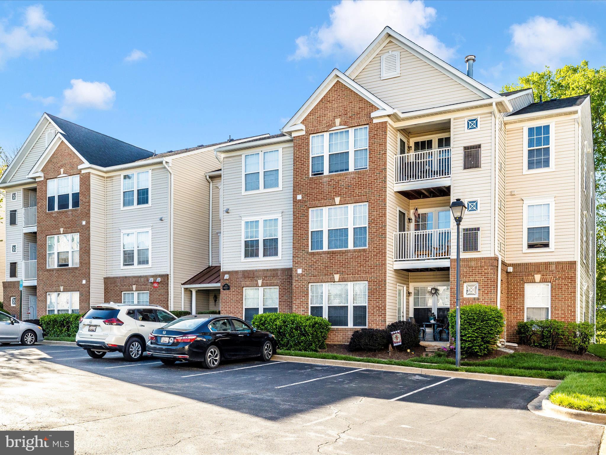 500 BRADLEY COURT 4C