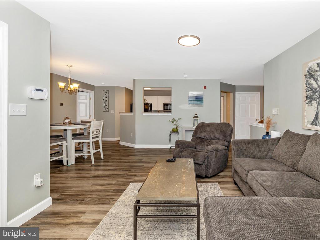 500 BRADLEY COURT 4C