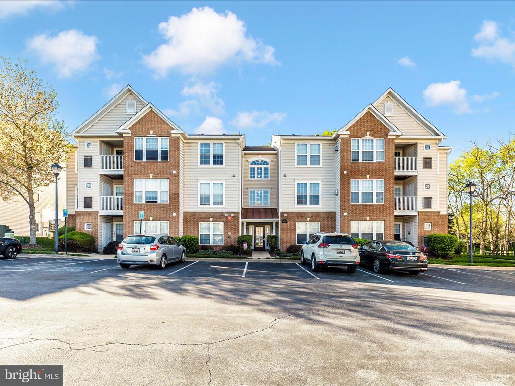 500 BRADLEY COURT 4C