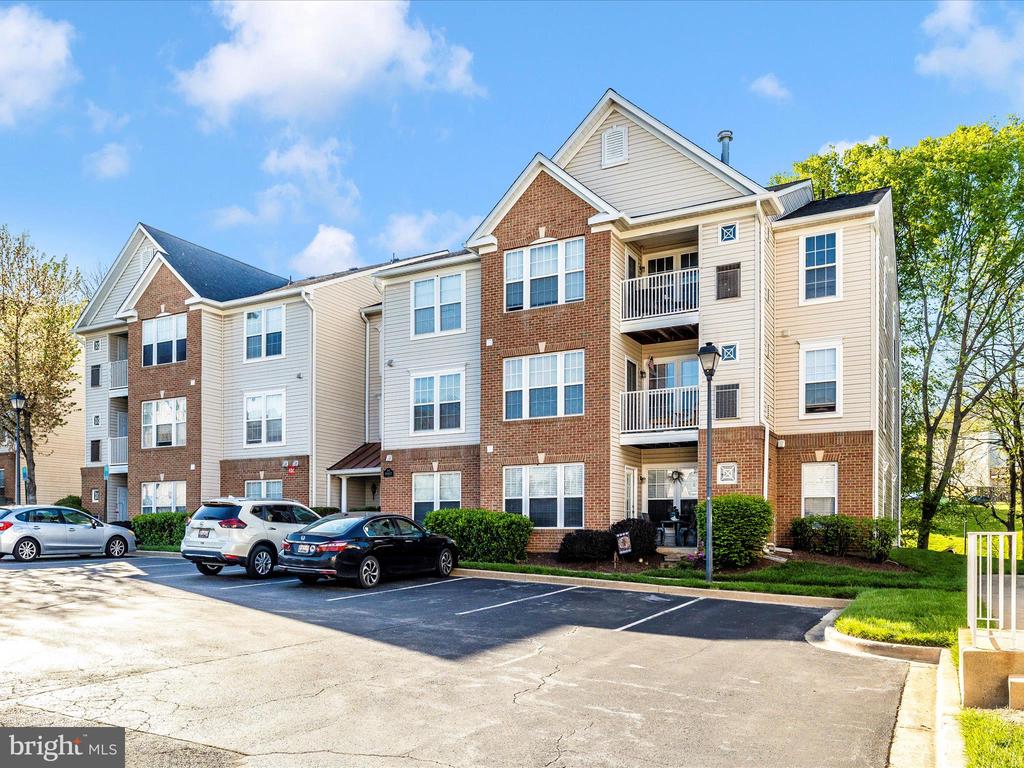 500 BRADLEY COURT 4C