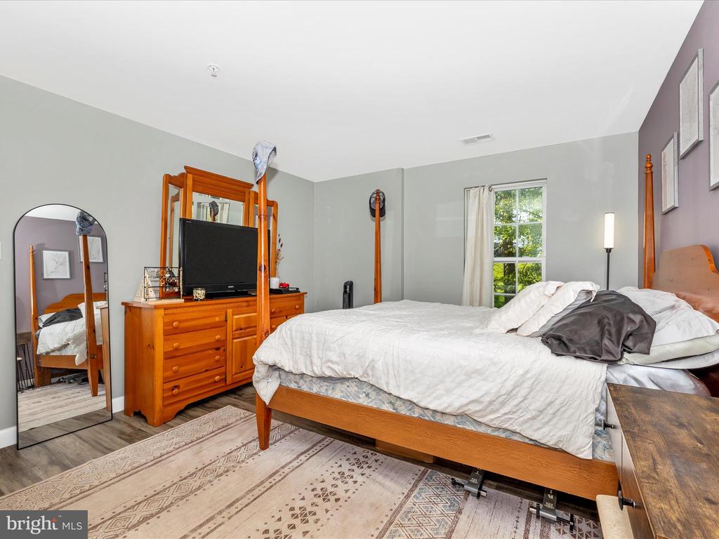 500 BRADLEY COURT 4C