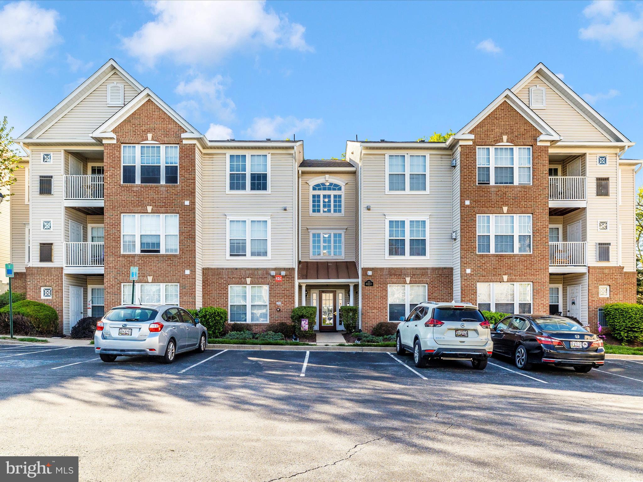 500 BRADLEY COURT 4C