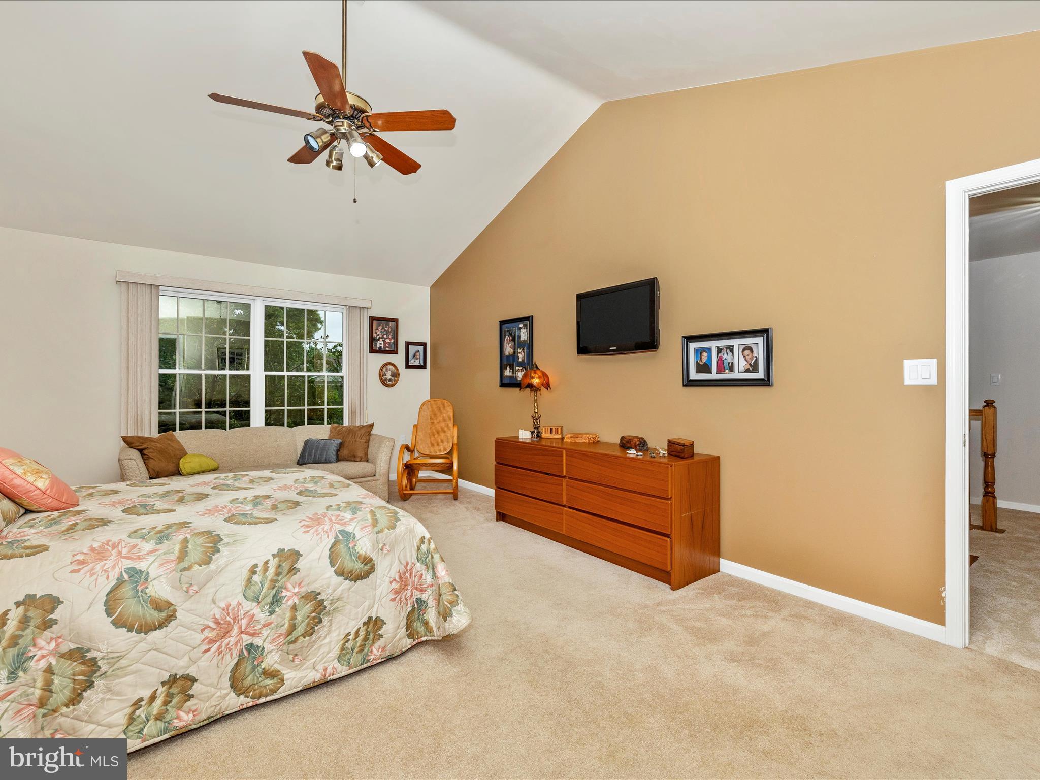 6695 Springhill Dr