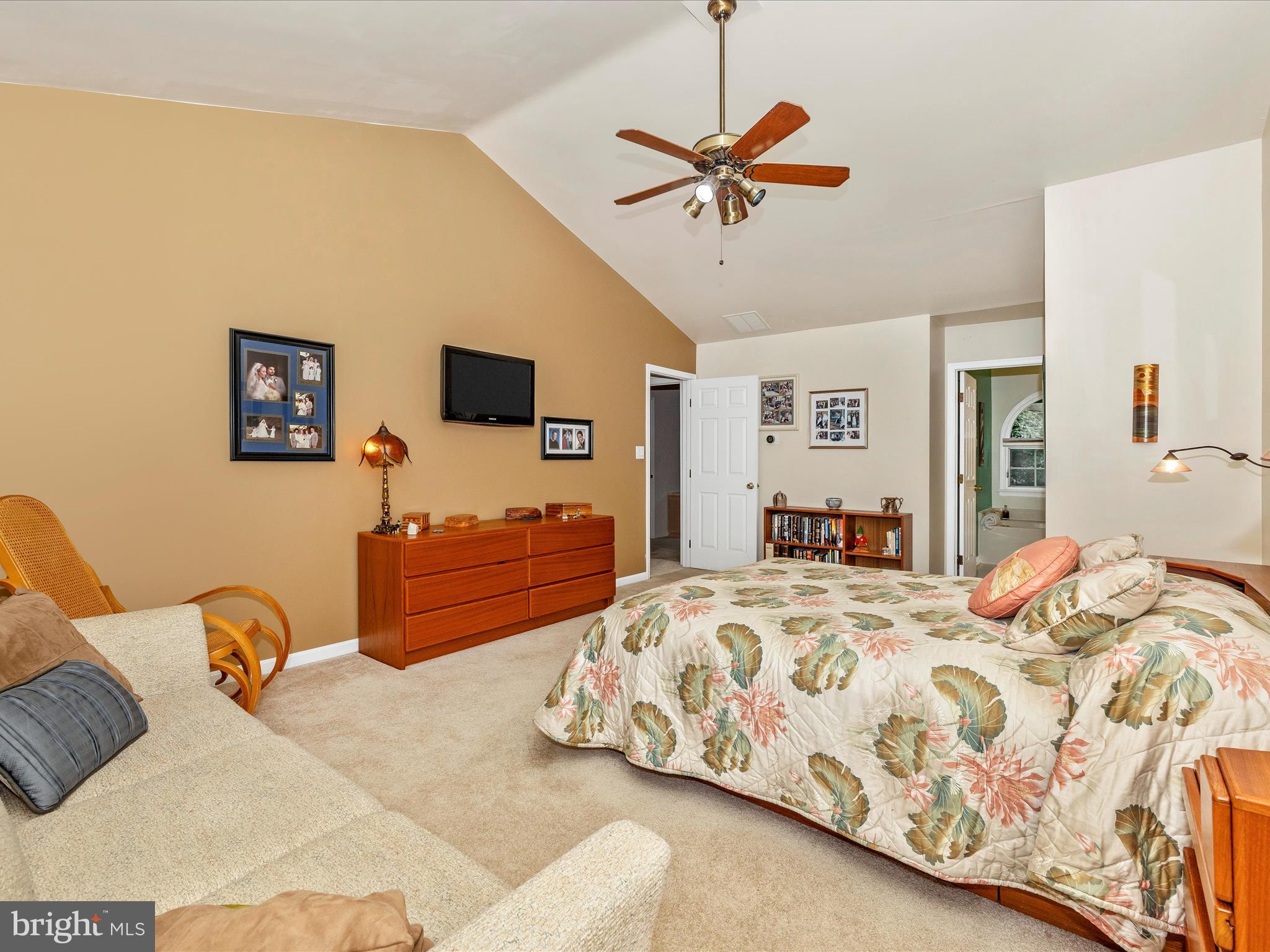 6695 Springhill Dr