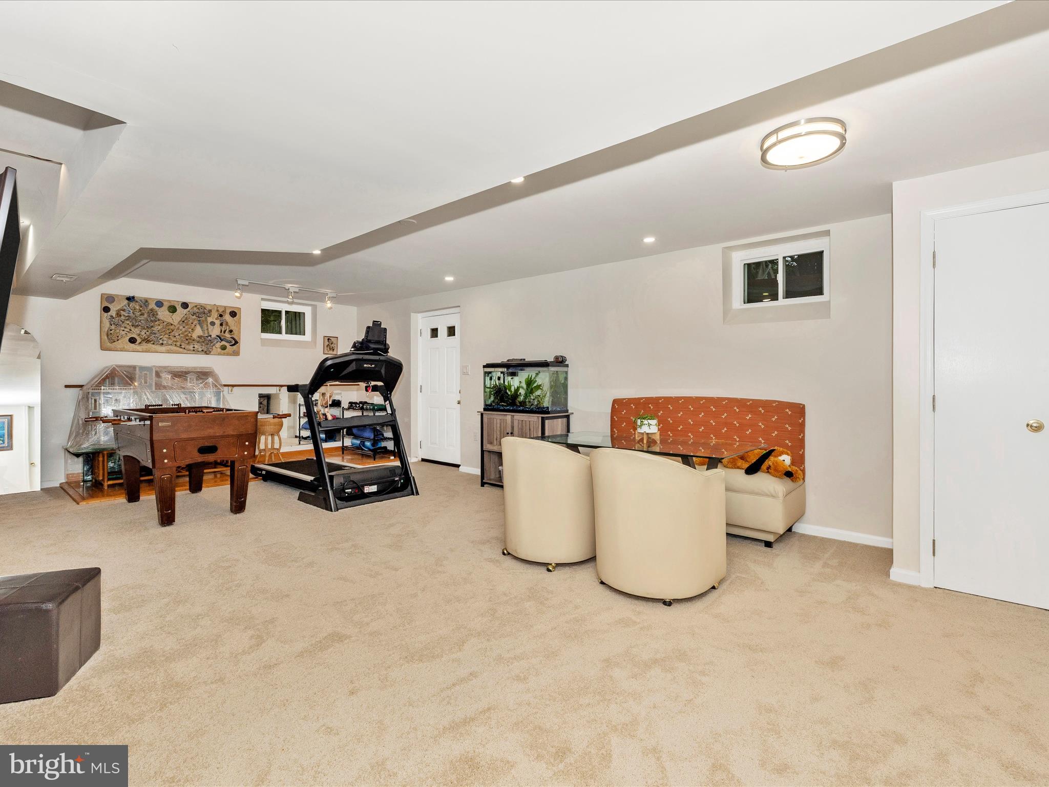 6695 Springhill Dr