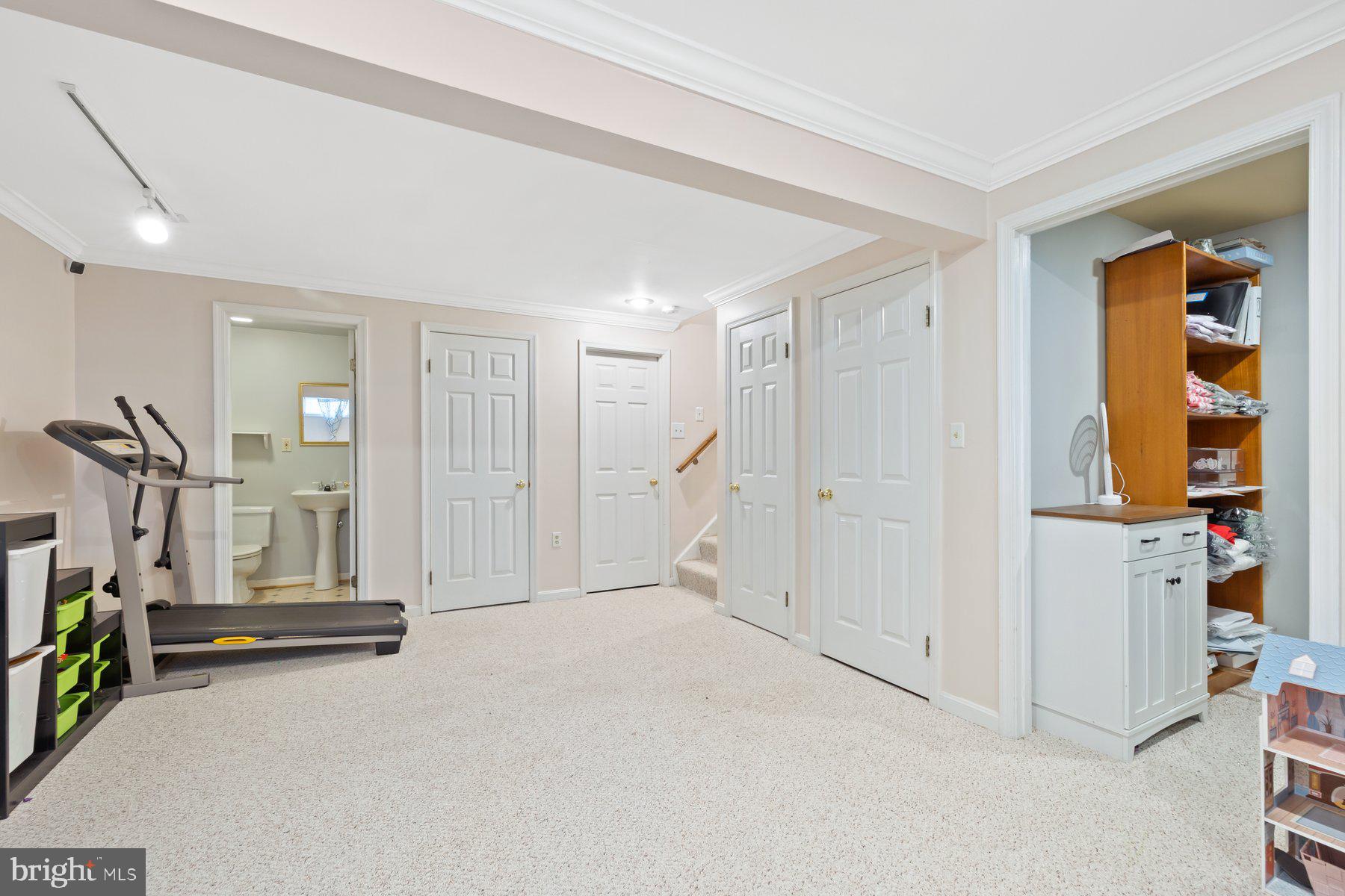 6212 Illinois Ct