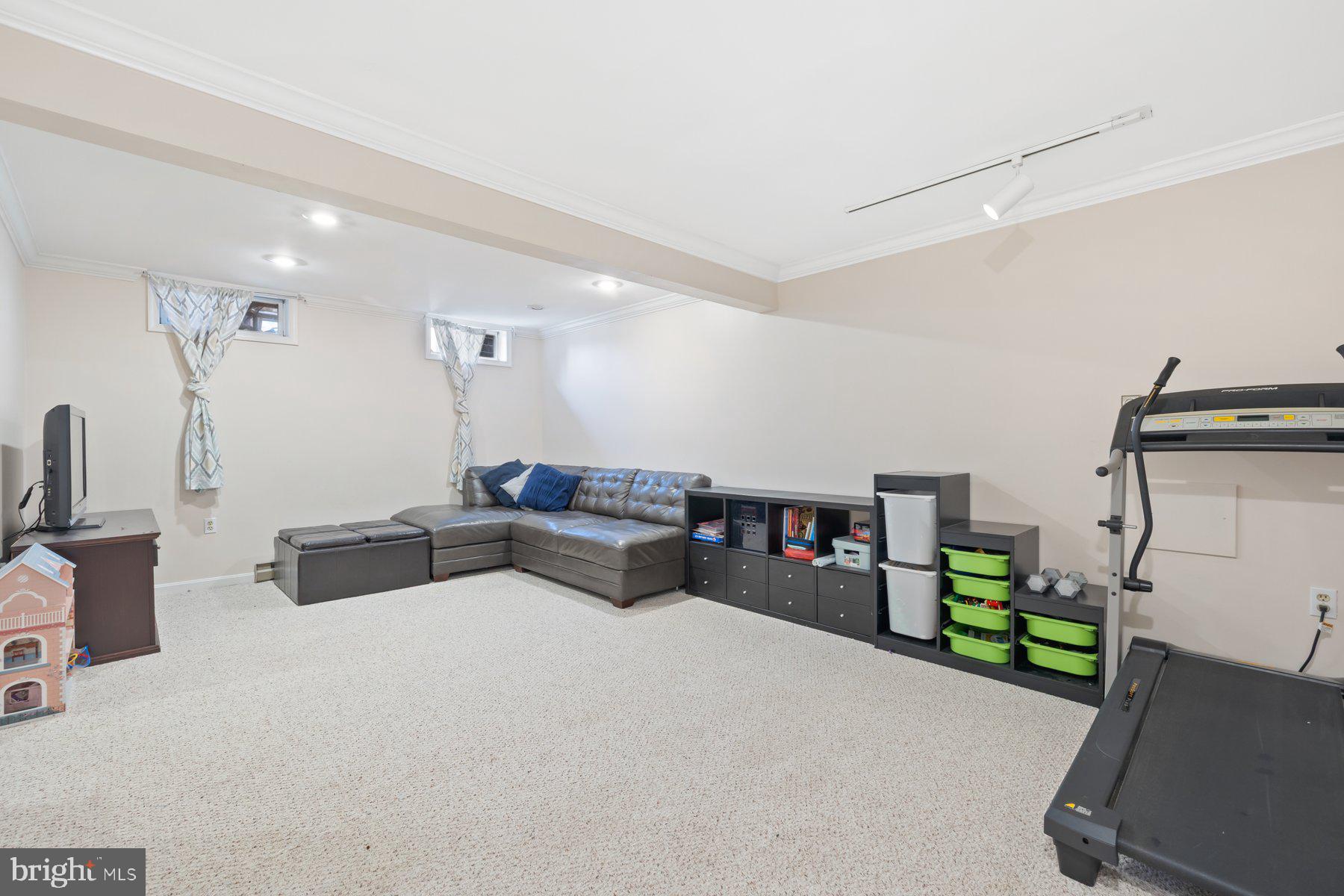 6212 Illinois Ct