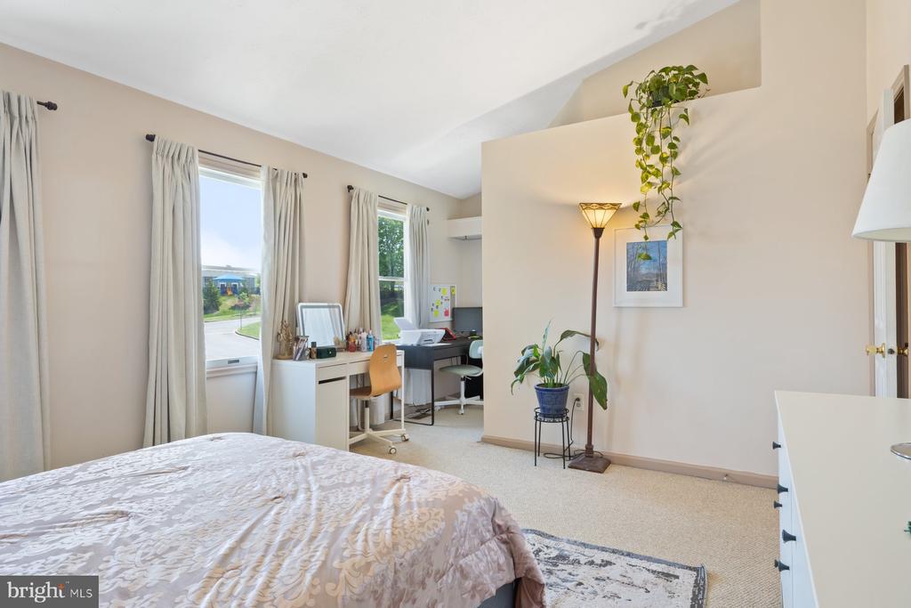 6212 Illinois Ct