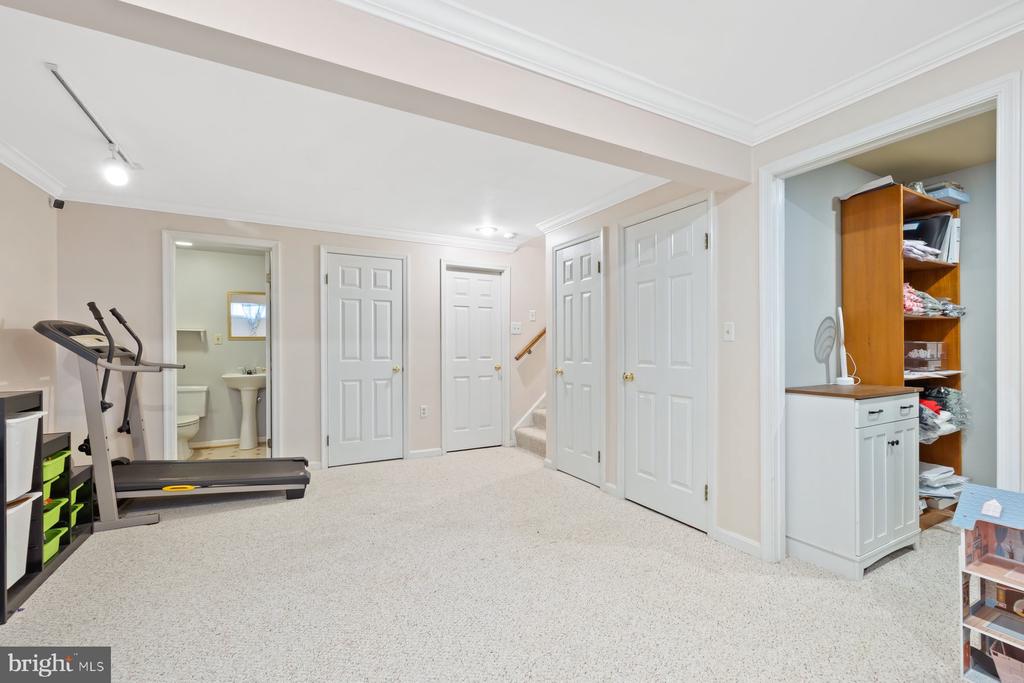 6212 Illinois Ct