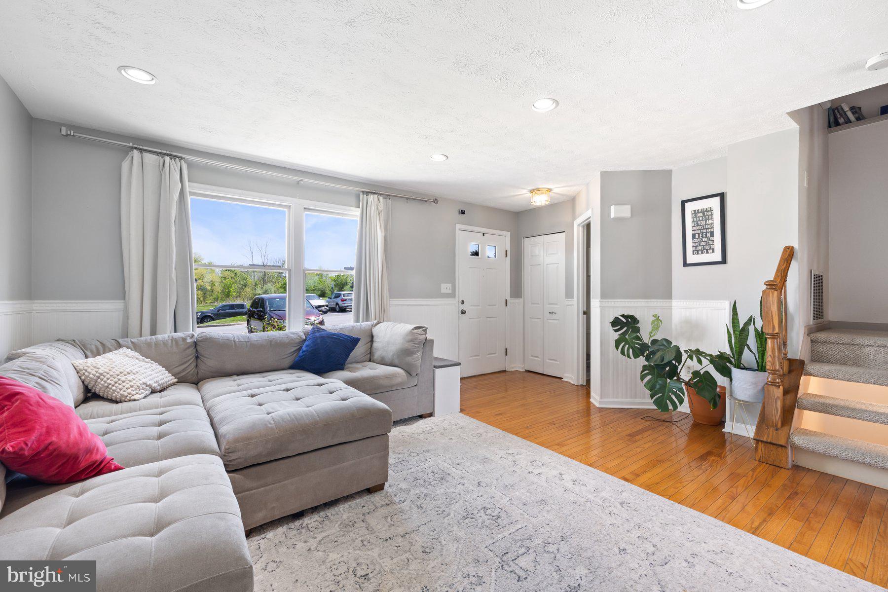 6212 Illinois Ct