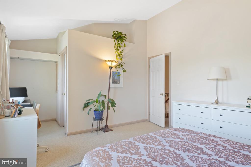 6212 Illinois Ct