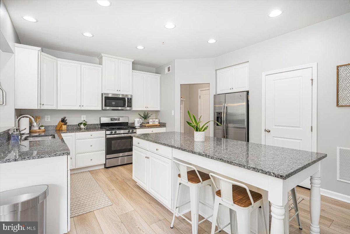 5842 Broad Branch Way