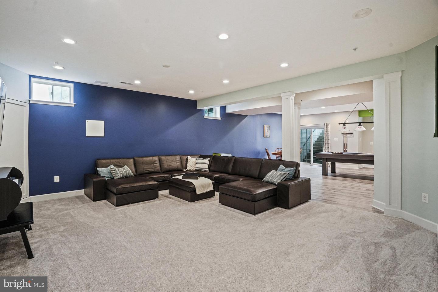 319 Nicholas Hall St