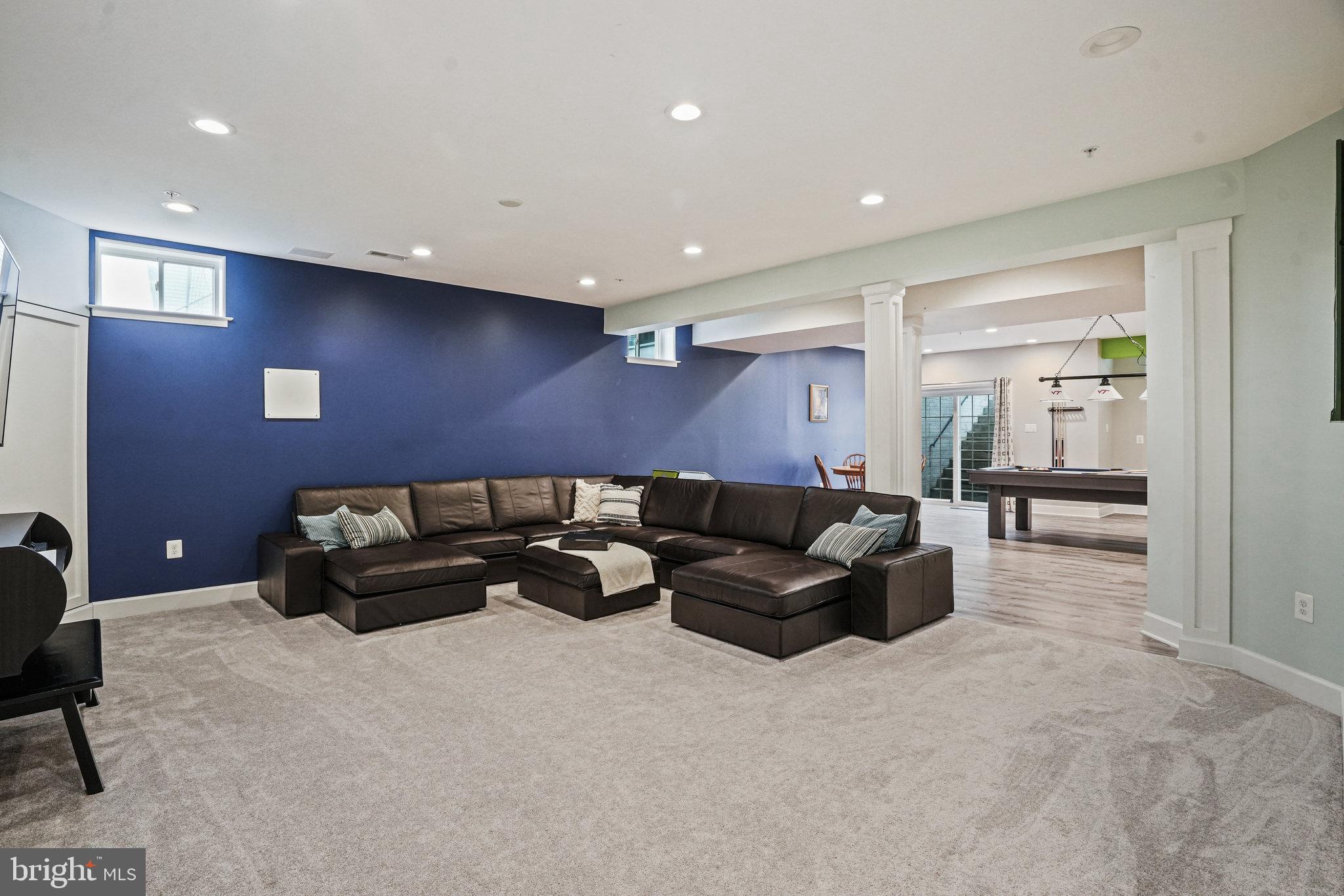 319 Nicholas Hall St