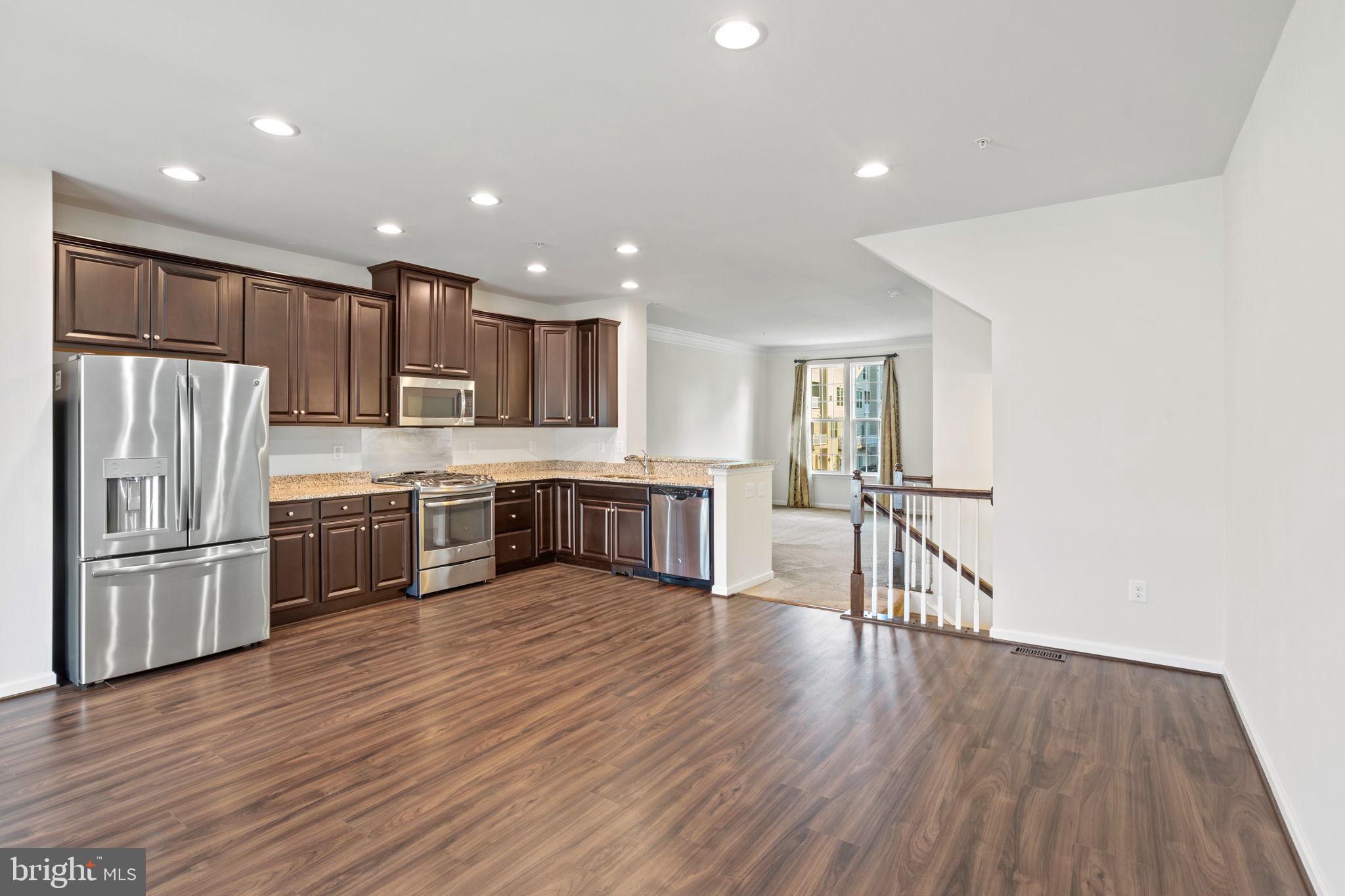 6405 WALCOTT LN