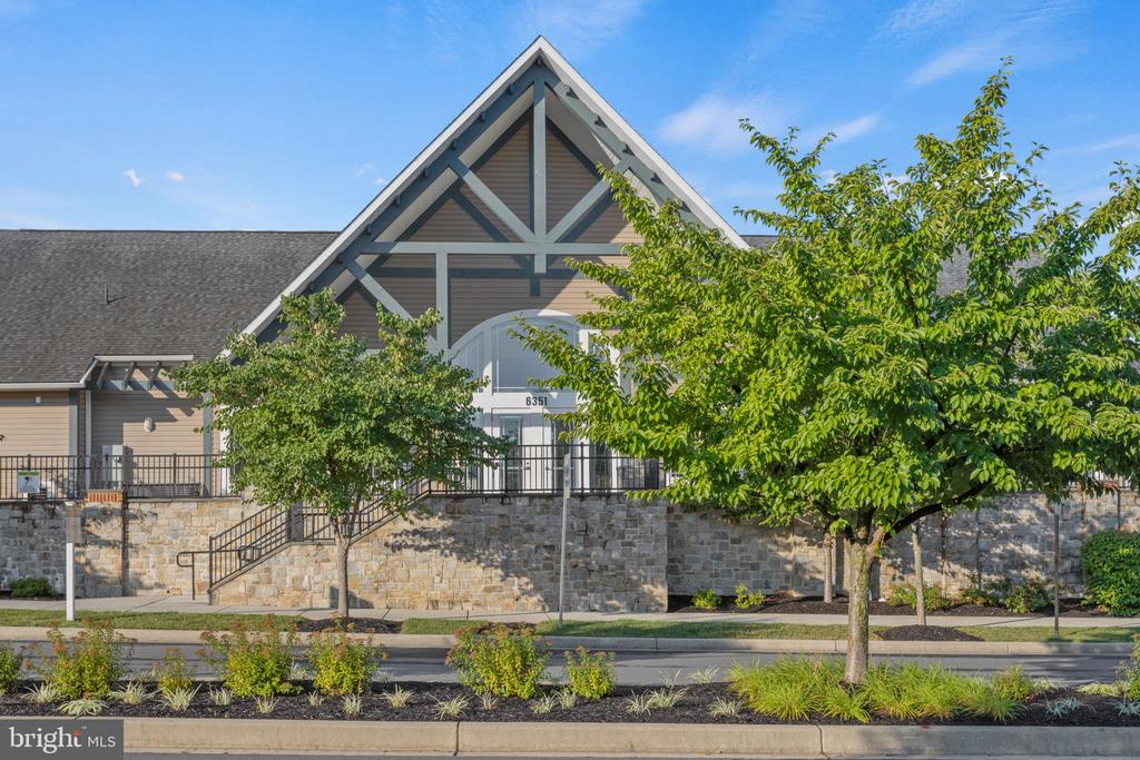 6405 WALCOTT LN