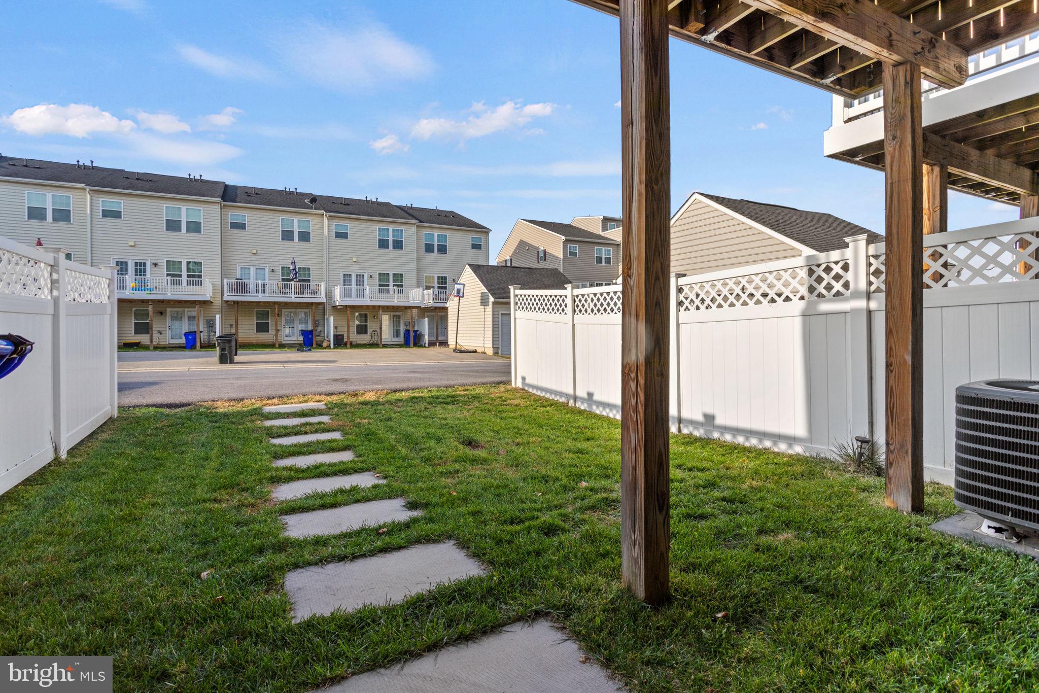 6405 WALCOTT LN
