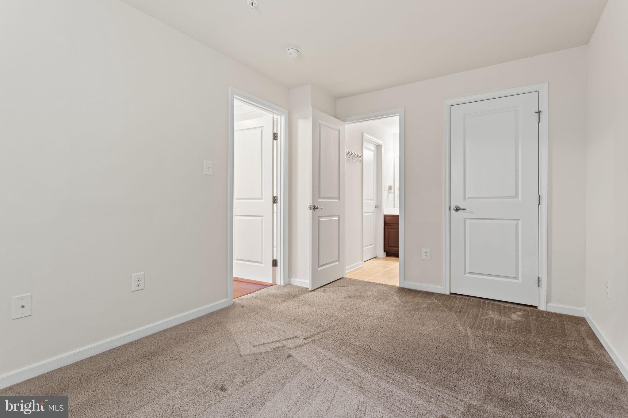 6405 WALCOTT LN