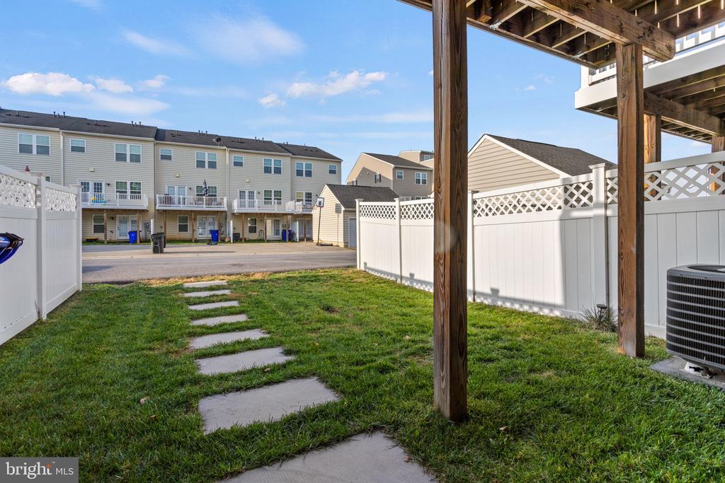 6405 WALCOTT LN