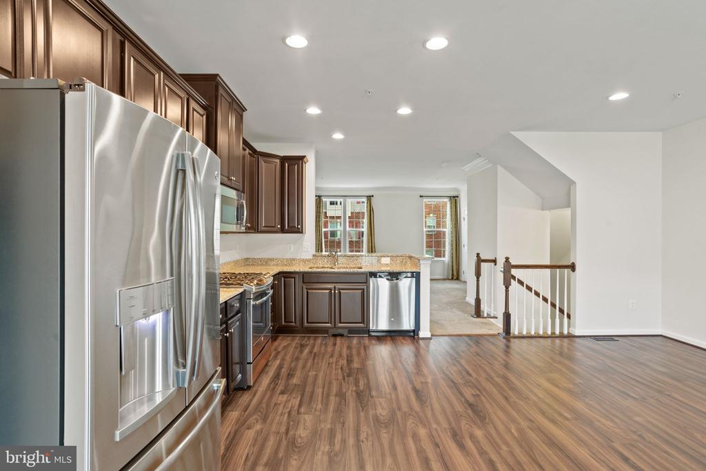 6405 WALCOTT LN