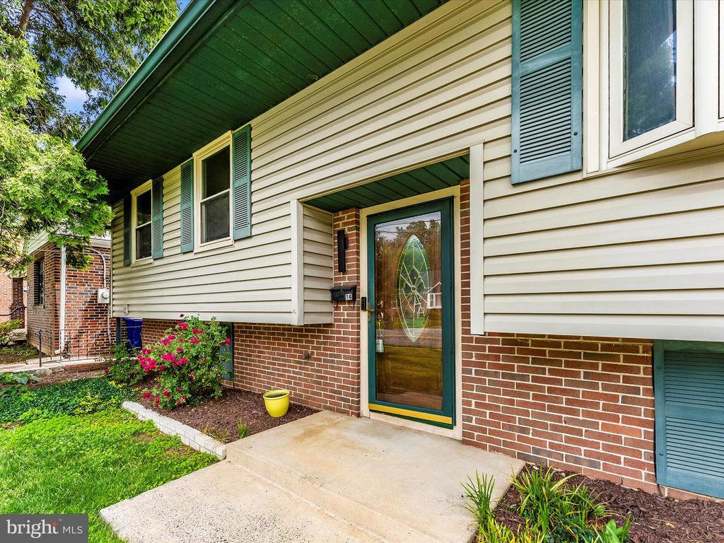 14 NORVA AVENUE