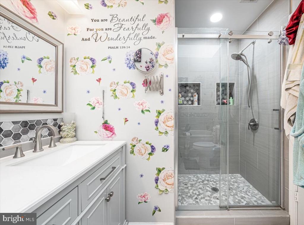 111 Whitestone Way