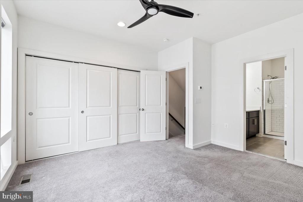 1502 TRAFALGAR LN