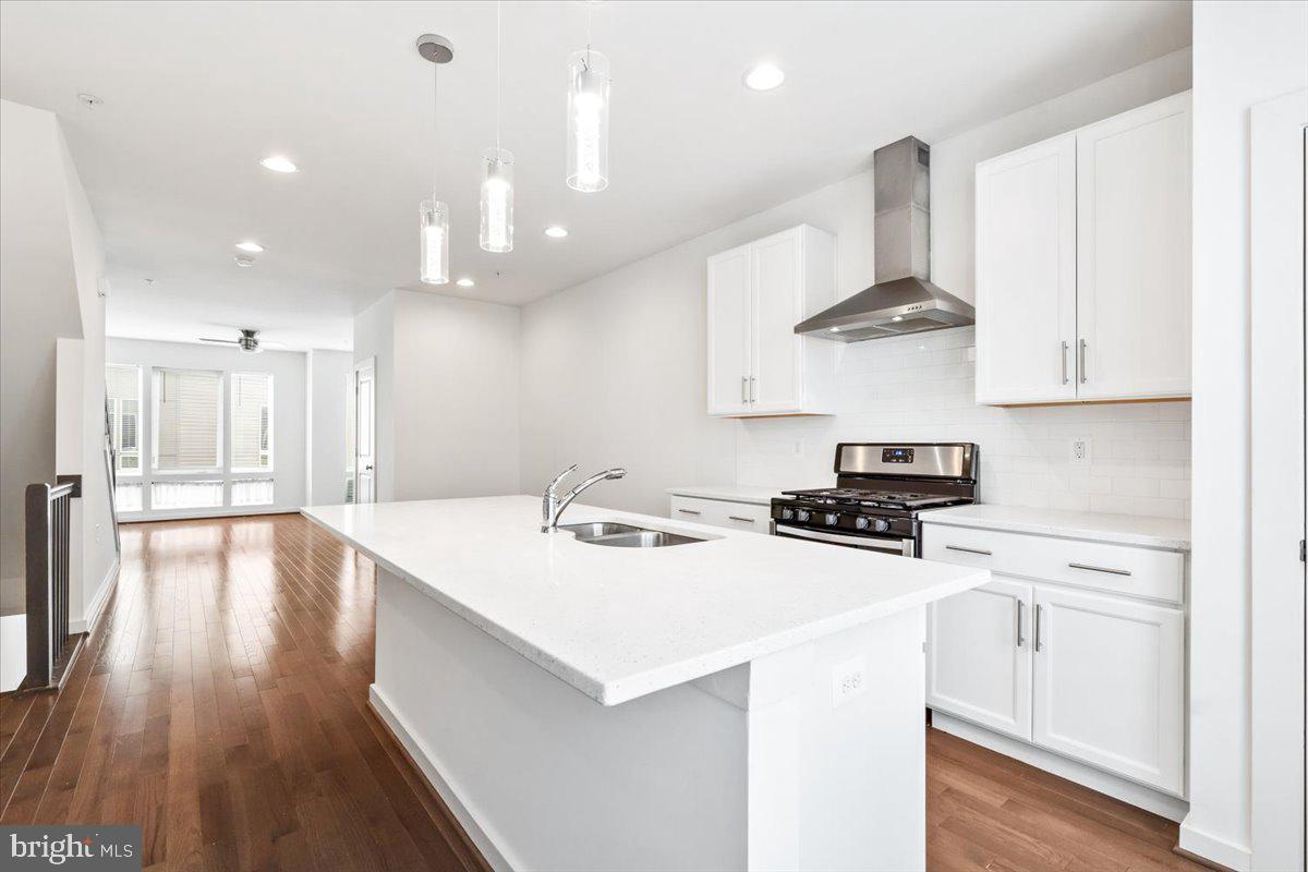 1502 TRAFALGAR LN