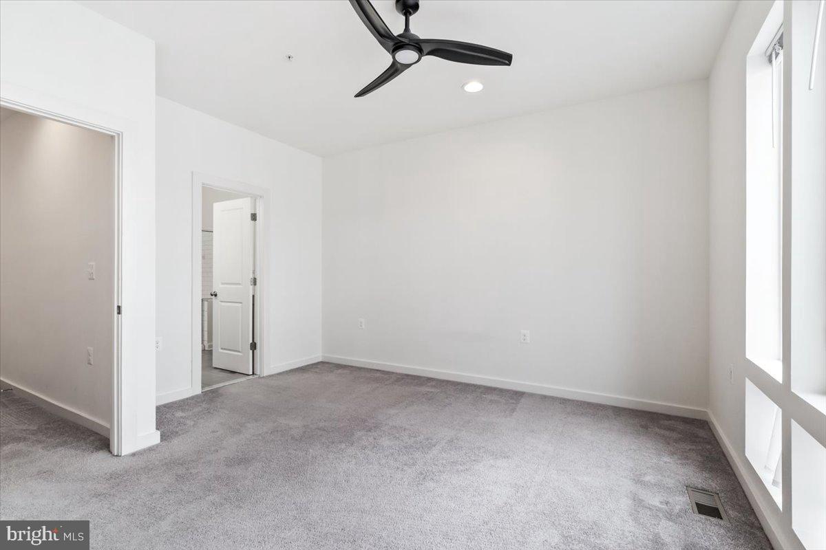 1502 TRAFALGAR LN