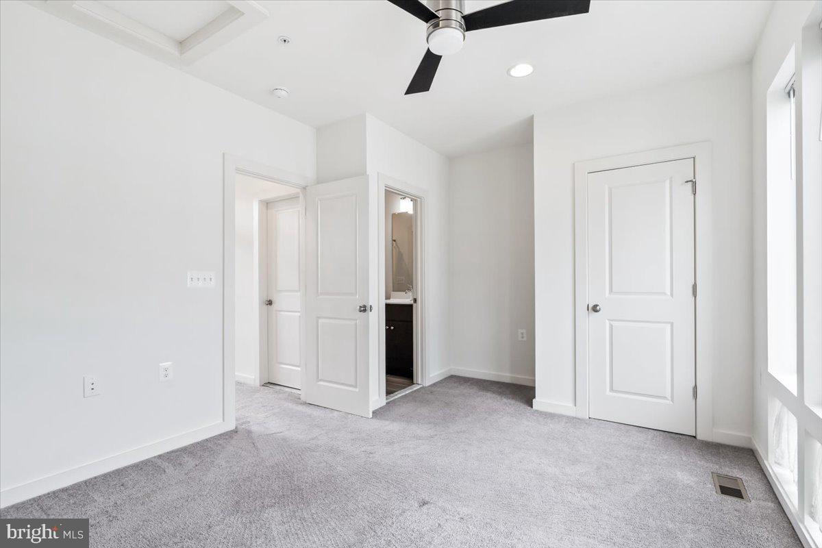 1502 TRAFALGAR LN