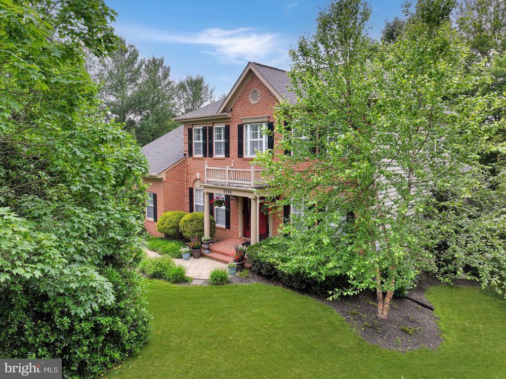 5590 Broadmoor Ter North Ter