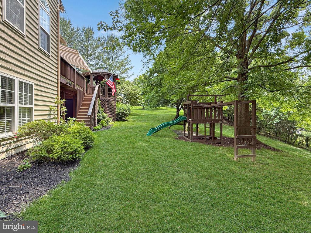 5590 Broadmoor Ter North Ter