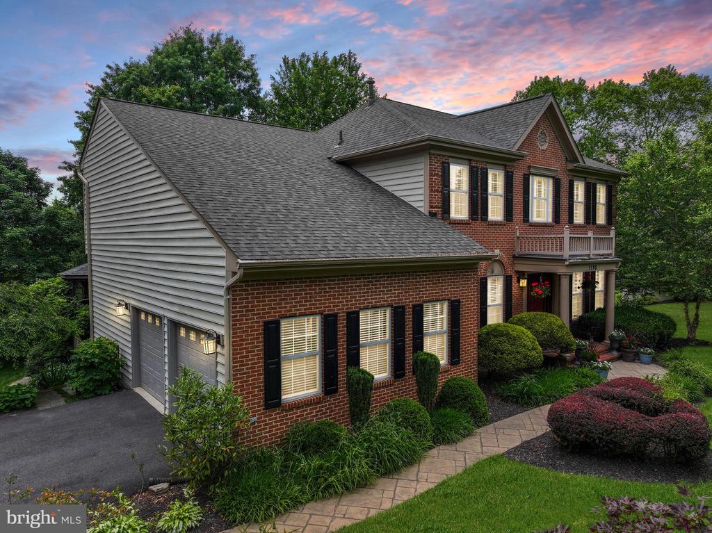 5590 Broadmoor Ter North Ter