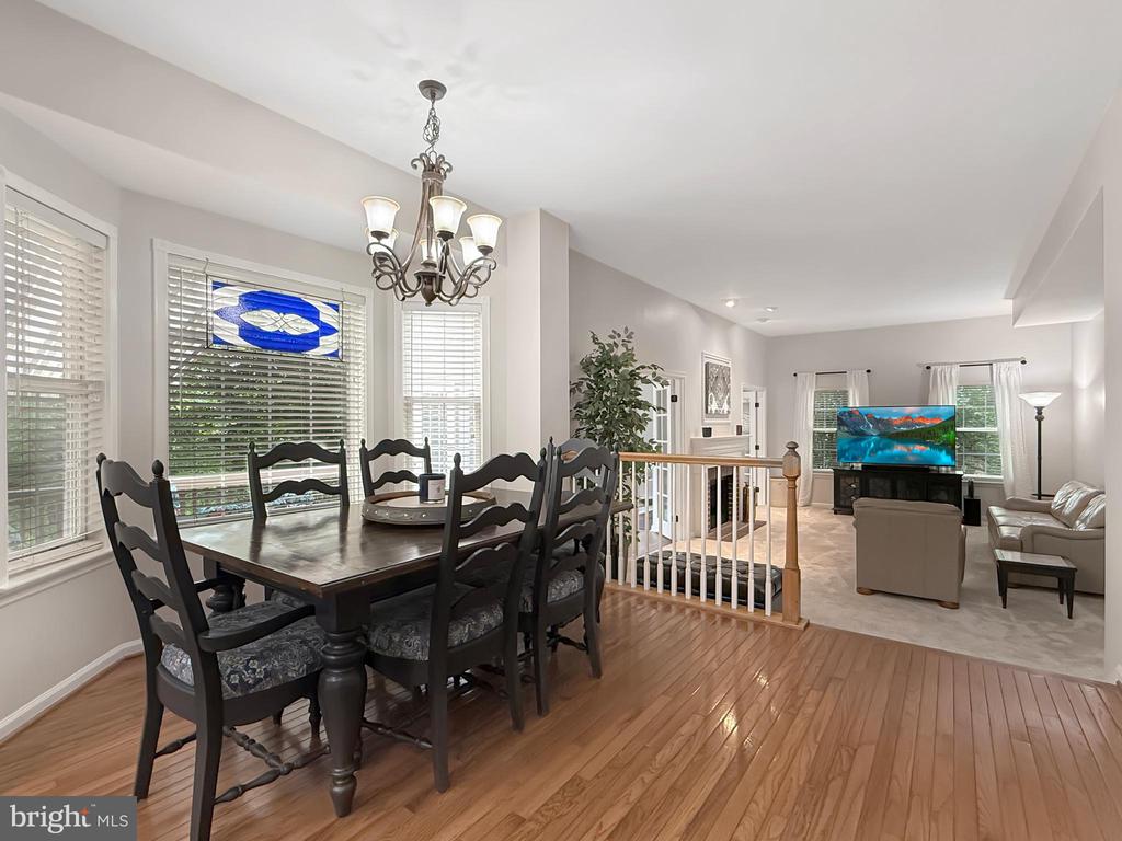 5590 Broadmoor Ter North Ter