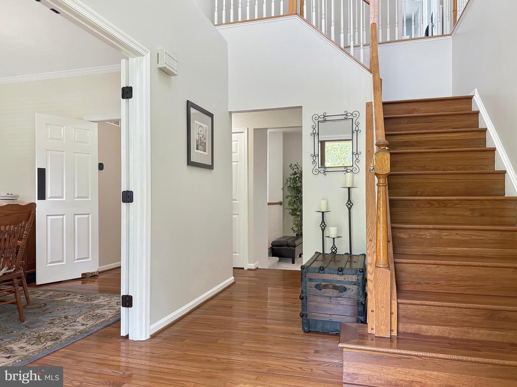 5590 Broadmoor Ter North Ter