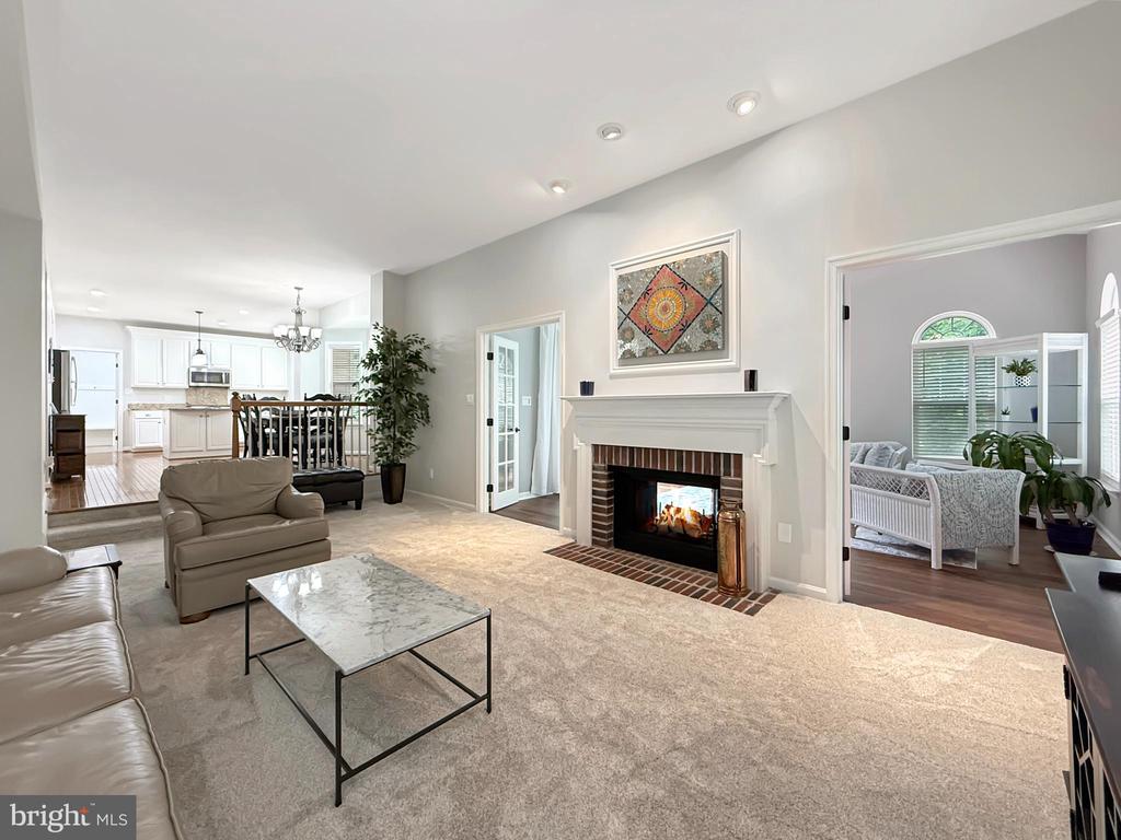 5590 Broadmoor Ter North Ter