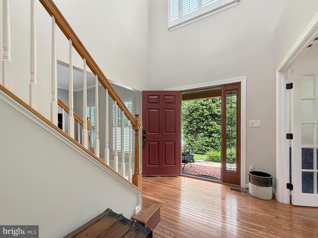 5590 Broadmoor Ter North Ter