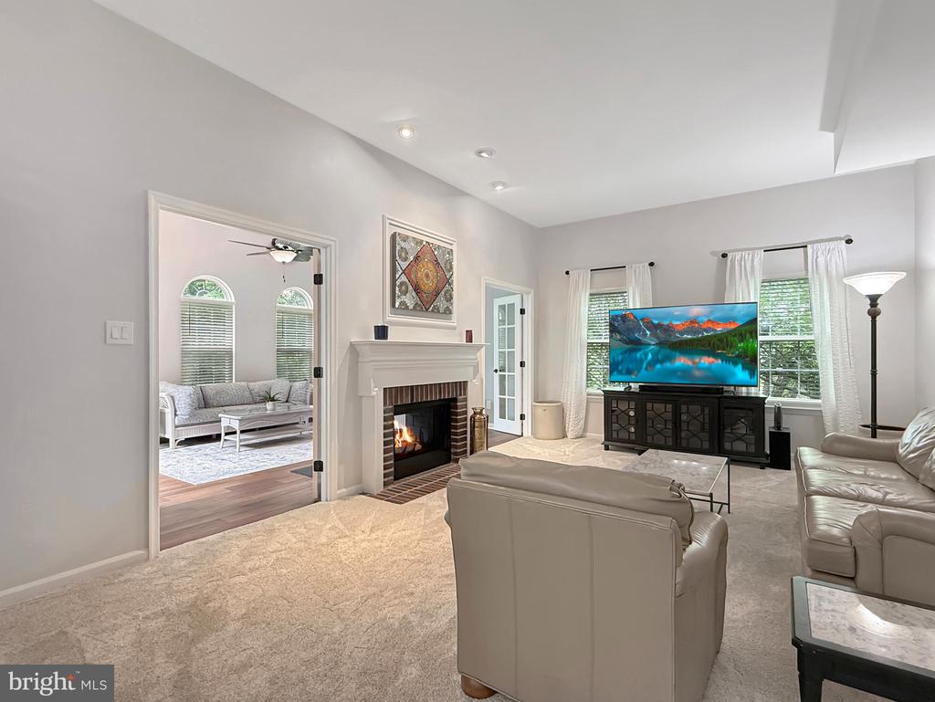 5590 Broadmoor Ter North Ter