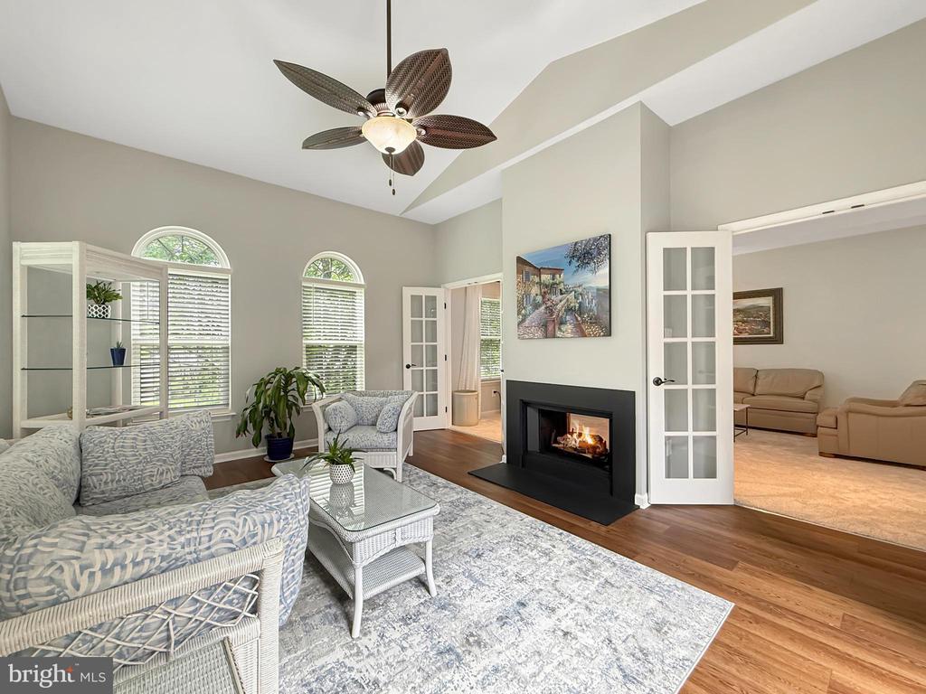 5590 Broadmoor Ter North Ter
