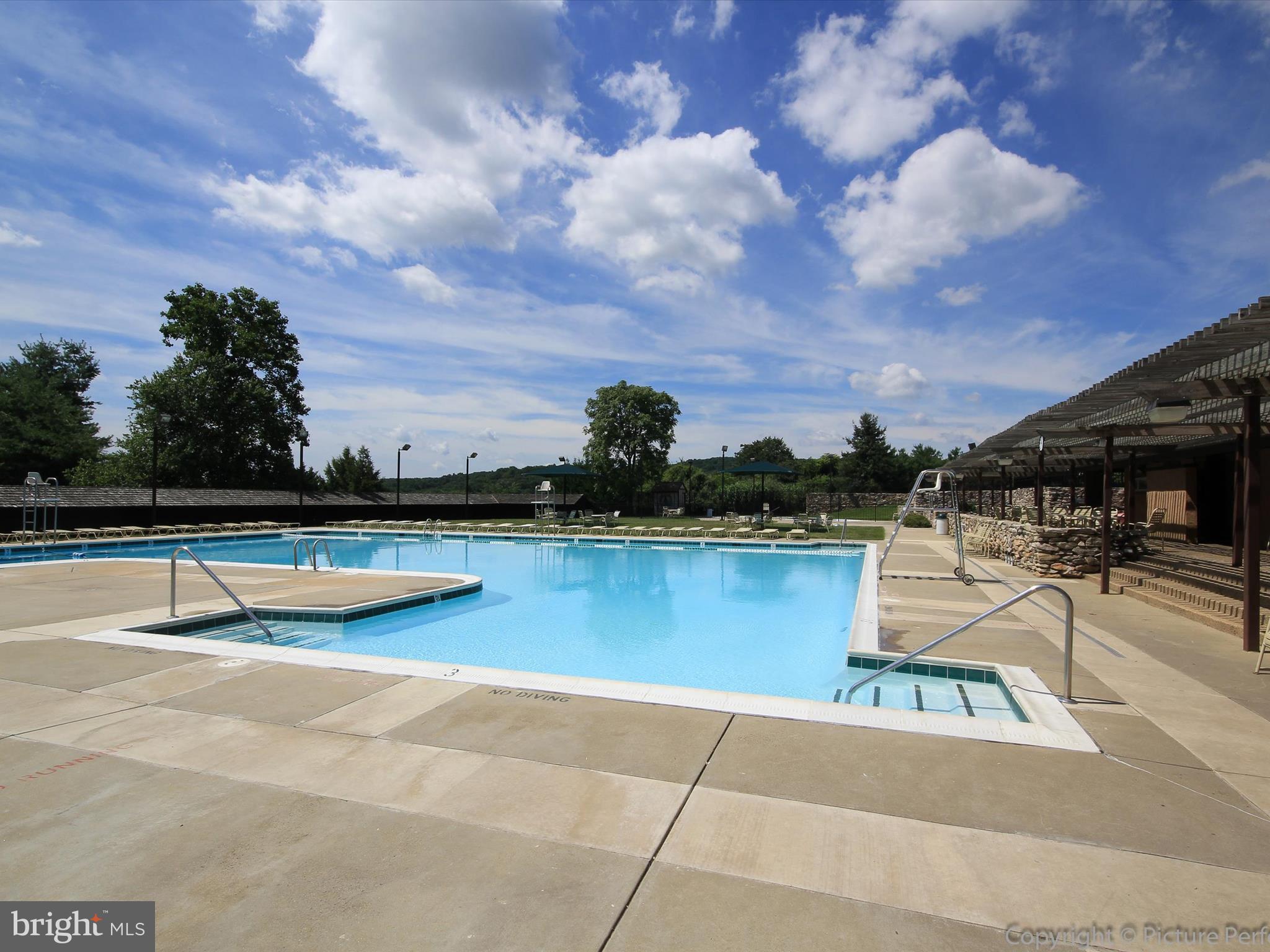 11044 Country Club Rd