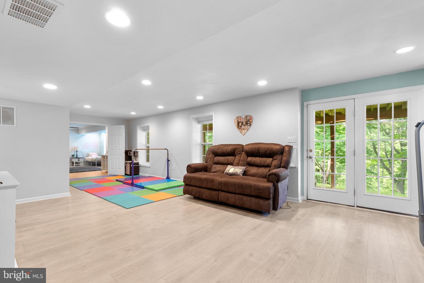 11044 Country Club Rd