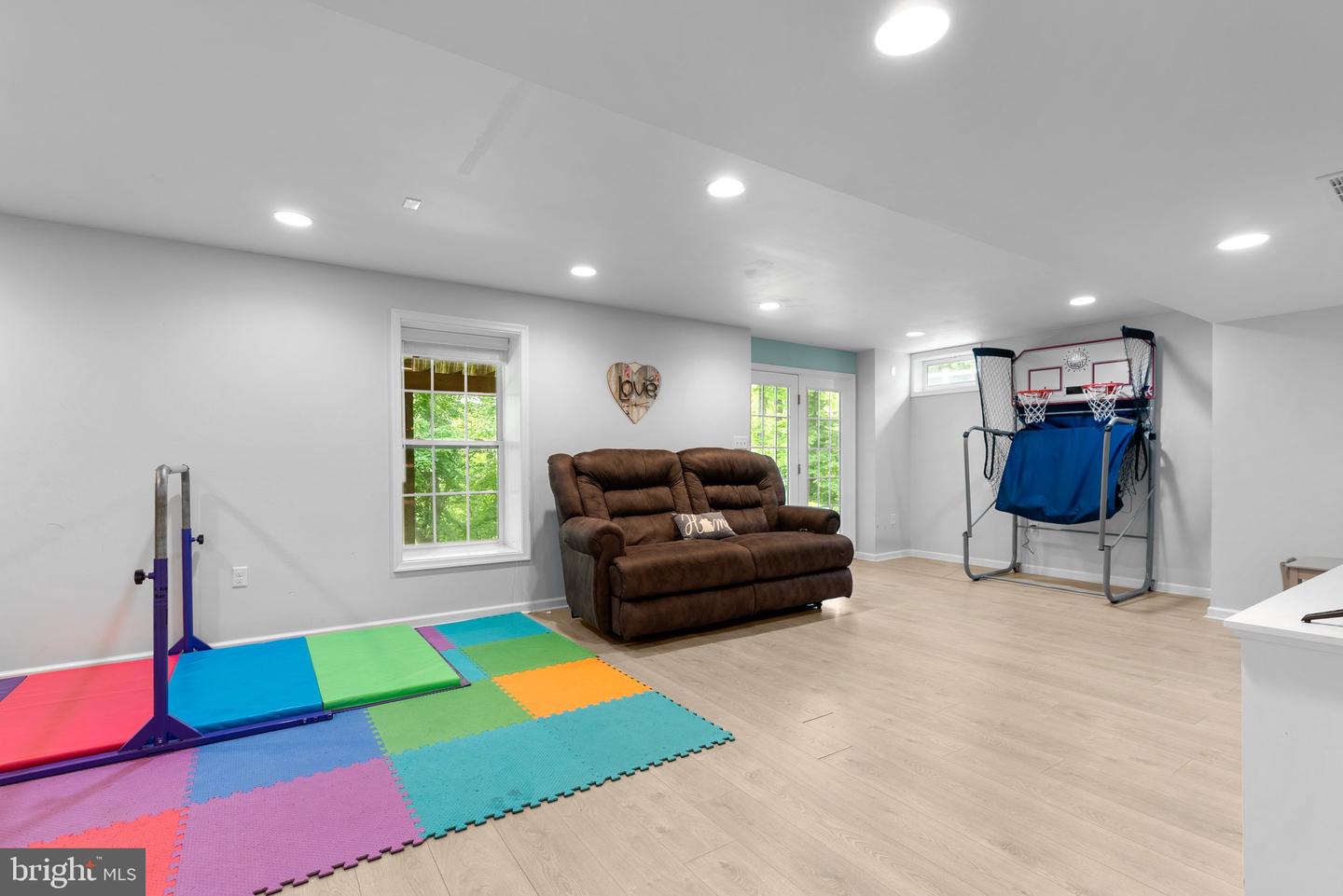 11044 Country Club Rd