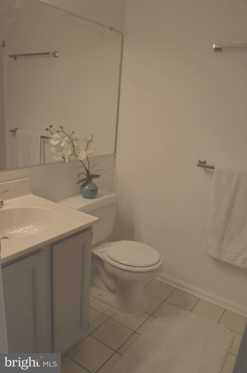 2137 Wainwright Ct #2d