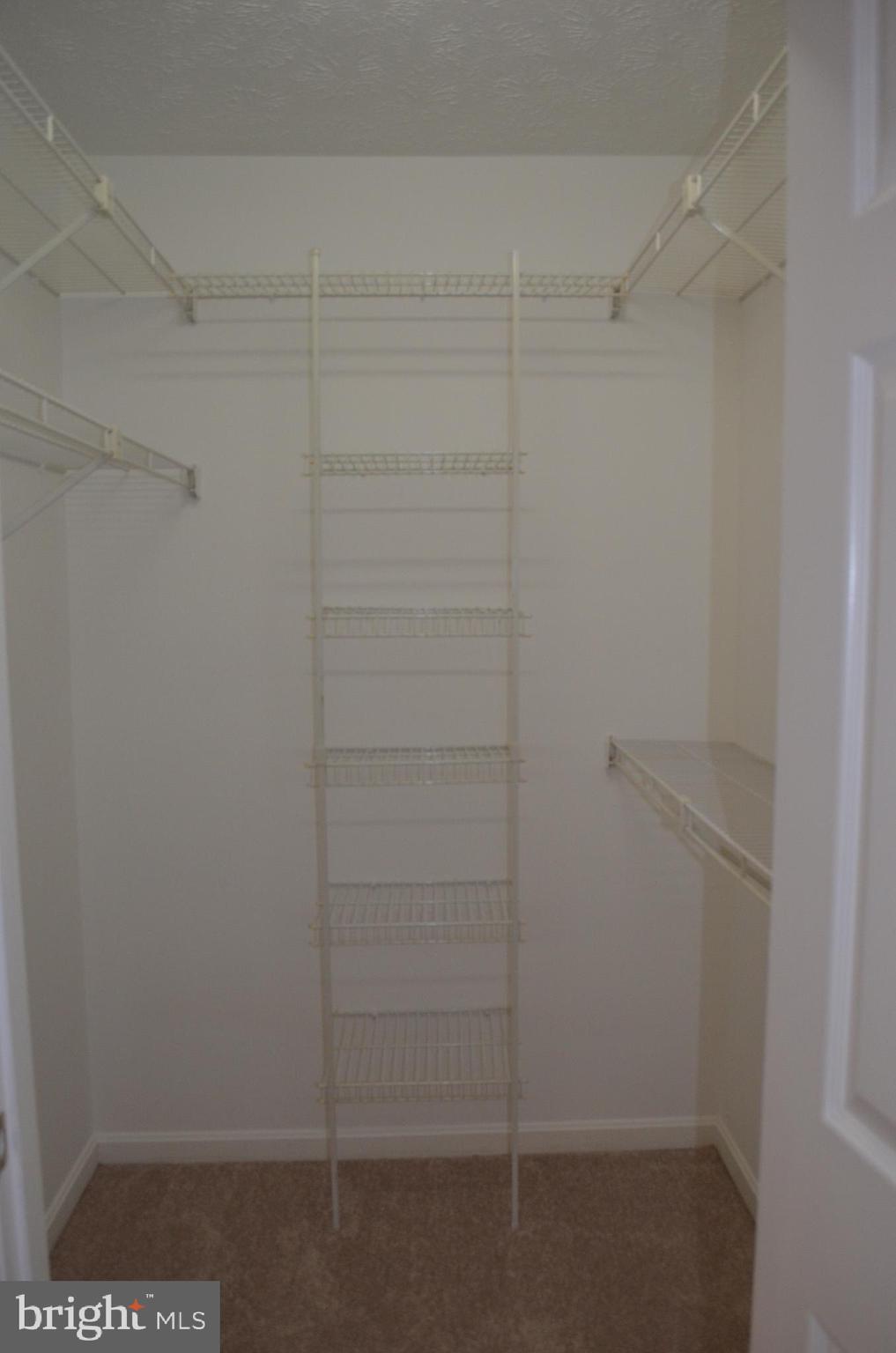 2137 Wainwright Ct #2d